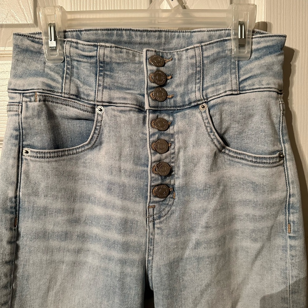 Veronica Beard High-Rise Light Wash Button-Fly Jeans